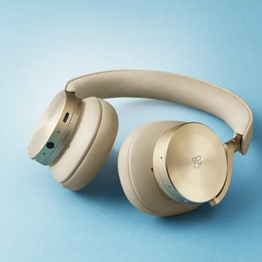 Headphones.jpg__PID:80dfb817-91a2-4e94-8d1d-5a182f585741